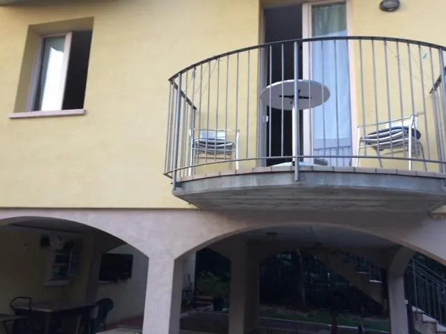Villa Gaia Appartamenti Con Piscina Seeblick Malcesine Italy