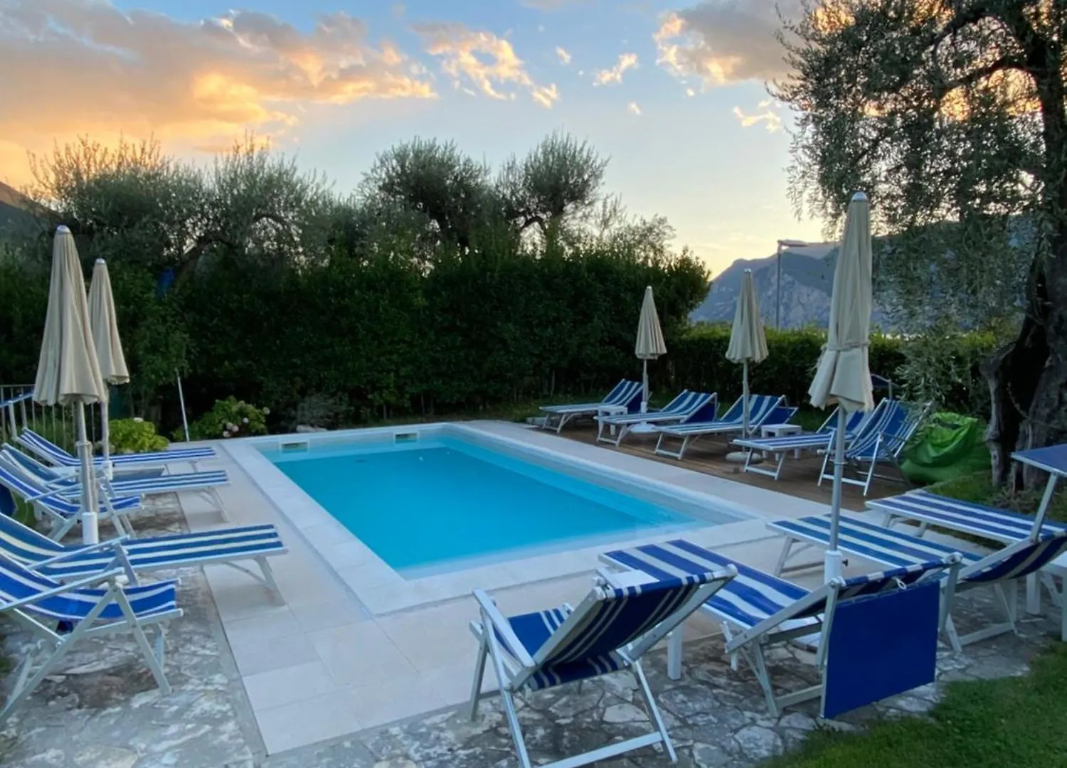 Contacts de Villa Gaia Appartamenti Con Piscina Seeblick